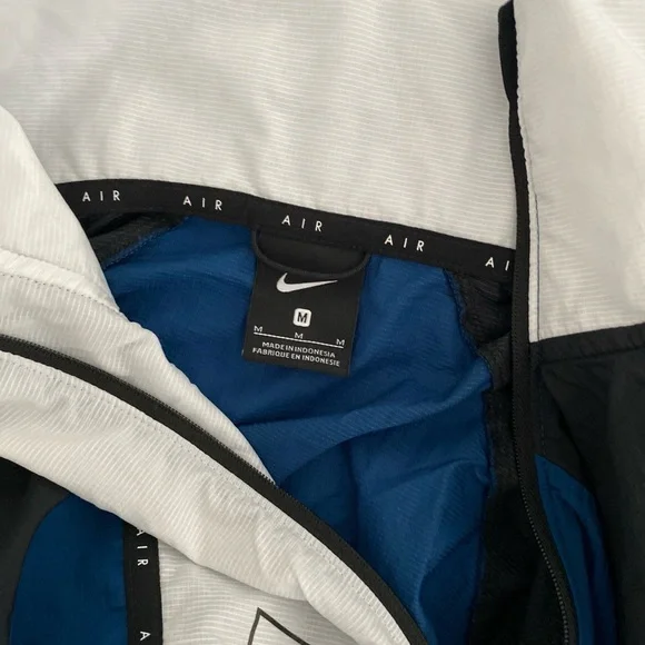 Nike Women’s windbreaker jacket - Picture 4 of 5